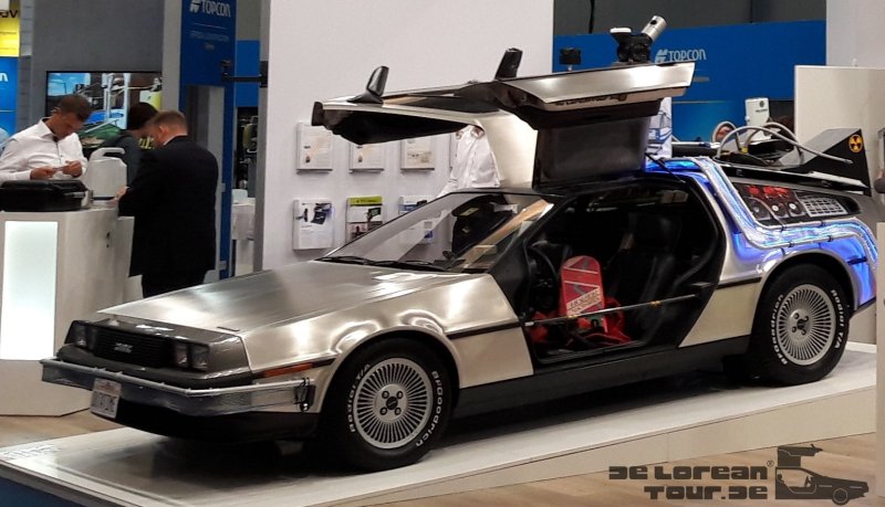 Delorean mit Zeitmaschinen- Heckaufbau & Innenumbauten (11)