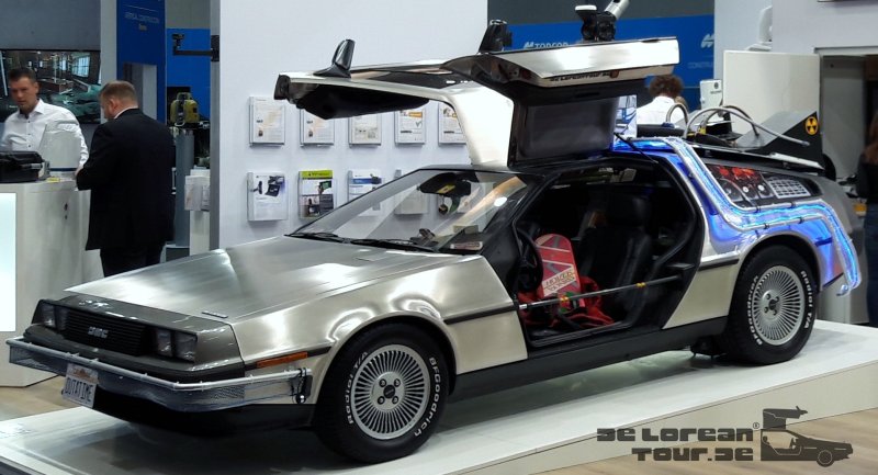 Delorean mit Zeitmaschinen- Heckaufbau & Innenumbauten (9)