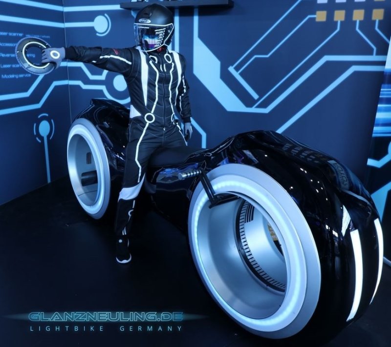  Gaming LOOK , futurebike  mieten mit biker im VR LED 