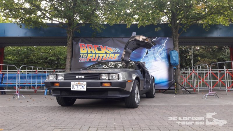 Delorean mit Zeitmaschinen- Heckaufbau & Innenumbauten (19)